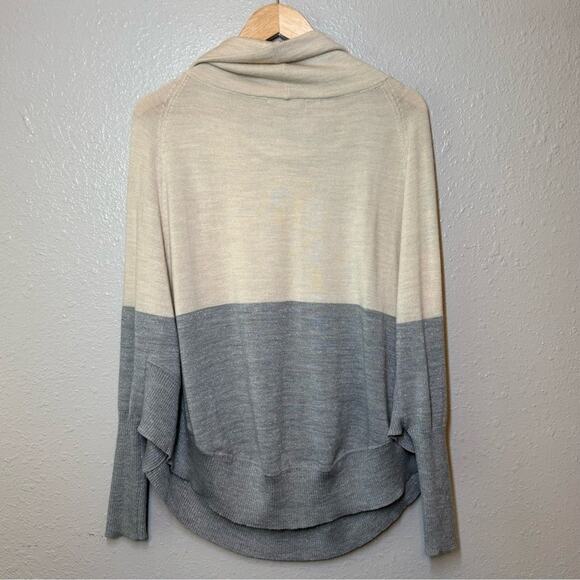 SmartWool Women’s Nokoni Dolman Sleeve Style Merino Wool Poncho Sweater Sz S/M - Picture 3 of 9
